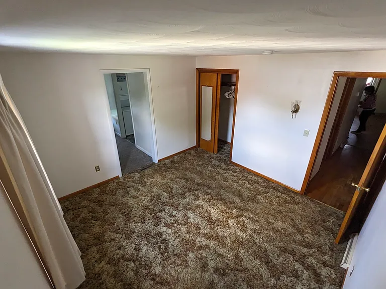 Bedroom 3 (master)