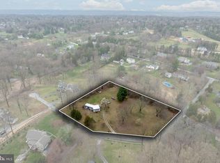 2 Skyline Dr, Malvern, PA 19355