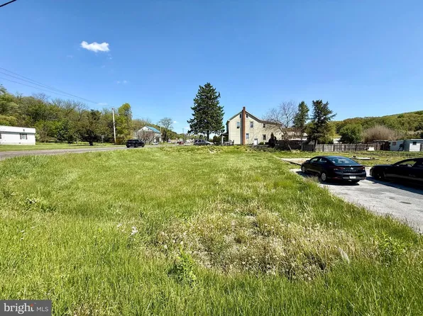 469 Hill Rd, Robesonia, PA 19551