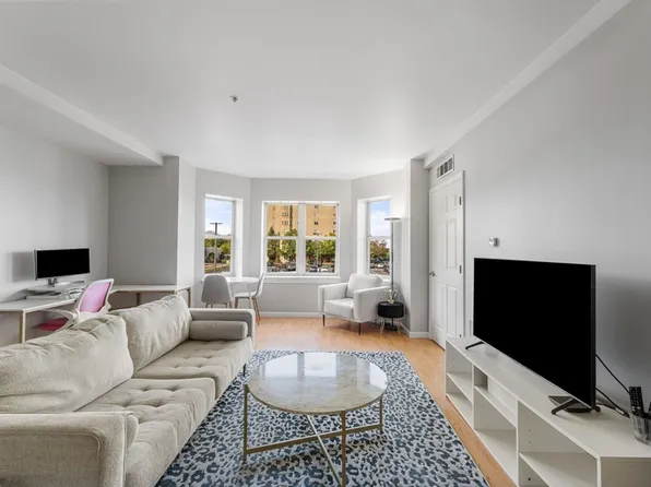 1 Cityview Ln Unit 204, Quincy, MA 02169