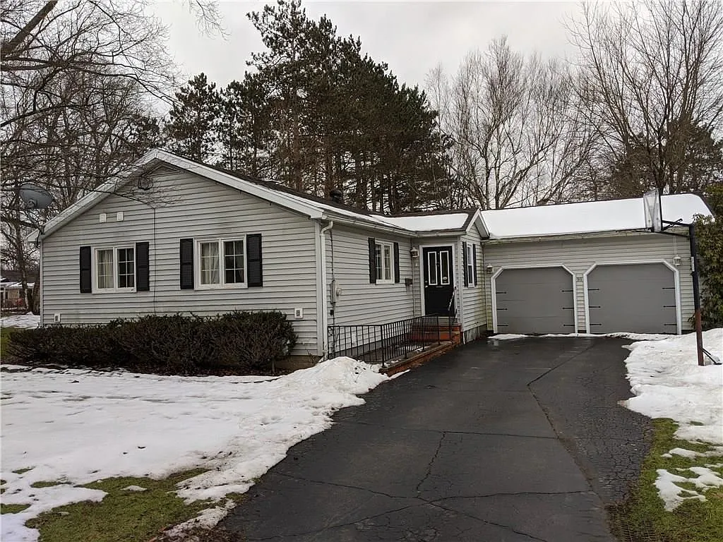 98 Sherwood Dr photo 1