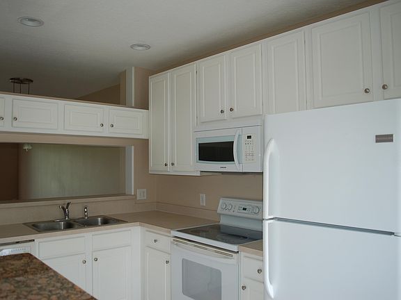 2nd image of 506 Steeplechase Ln #506