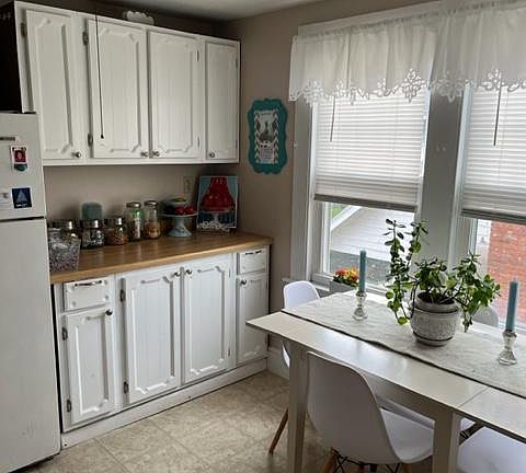 5th image of 15 Lincoln Ave #2