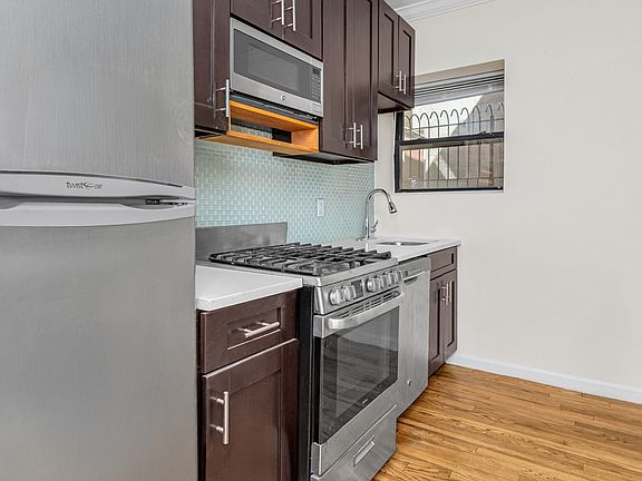3rd image of 318 E 11th St APT 1