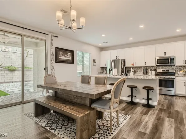 8125 Skye Vineyard Dr, Las Vegas, NV 89166