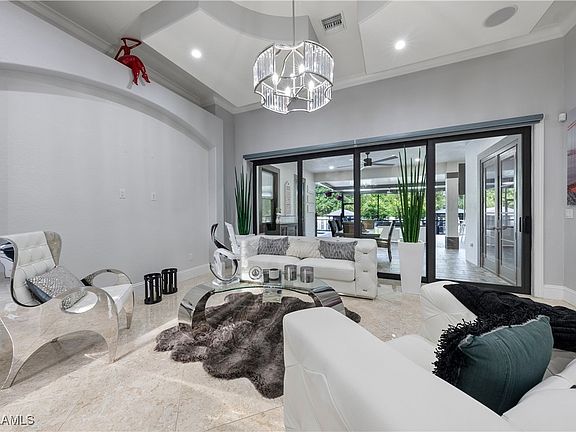 4th image of 718 Palmetto Ave