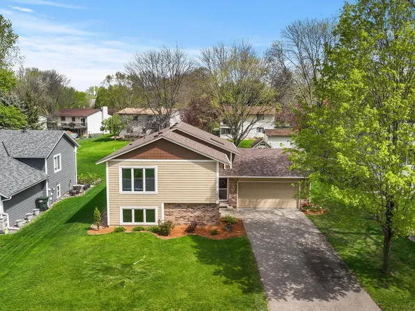 1880 Covington Ln, Eagan, MN 55122