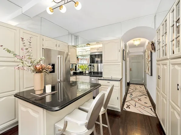 5 Tudor City Pl APT 811, New York, NY 10017
