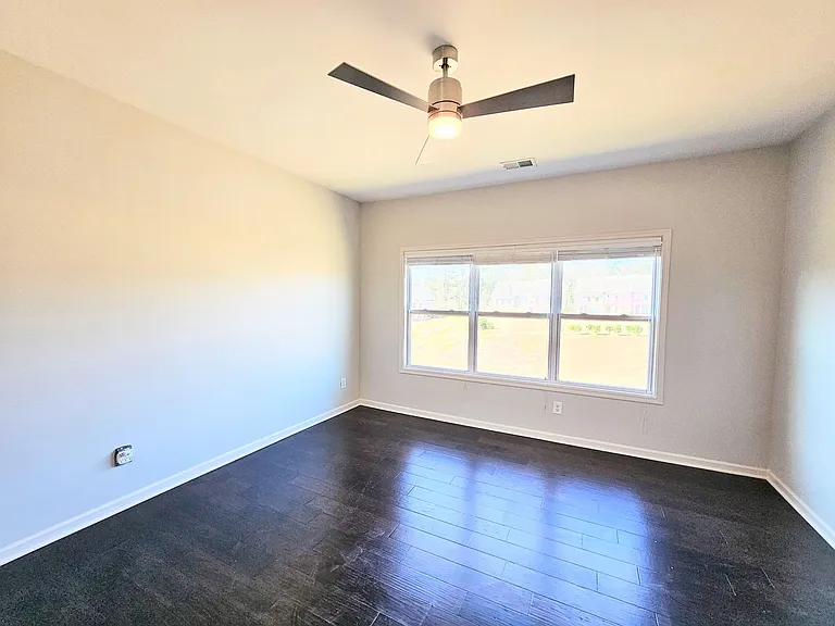 821 Westmoreland Cir NW — Photo 30
