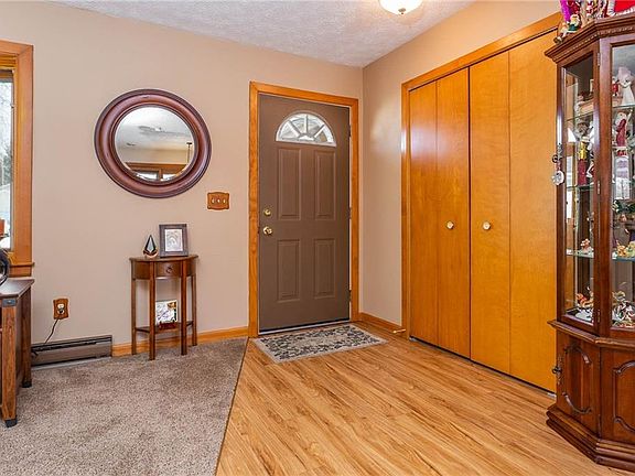 2nd image of 125 Valley Forge Cir