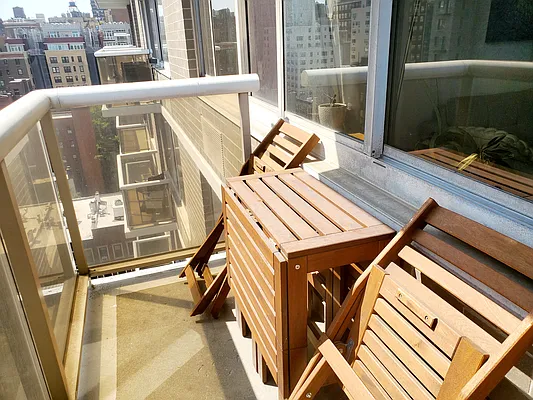 Rented by Corcoran | media 27