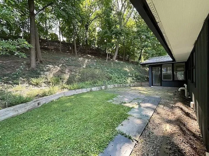 275 Fellows Ave — Photo 2