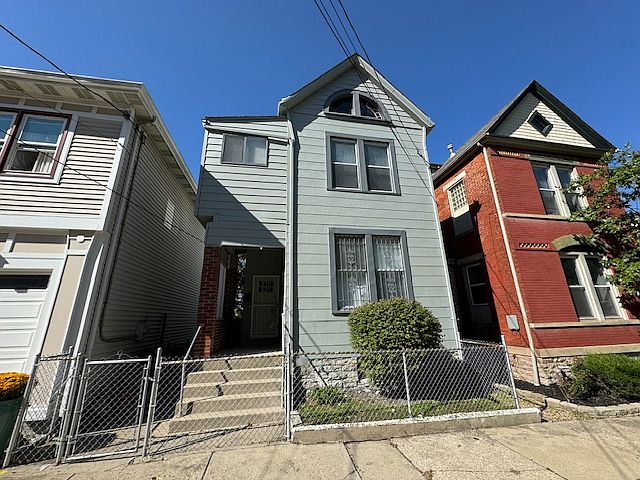 1st image of 2125 Deerfield Pl