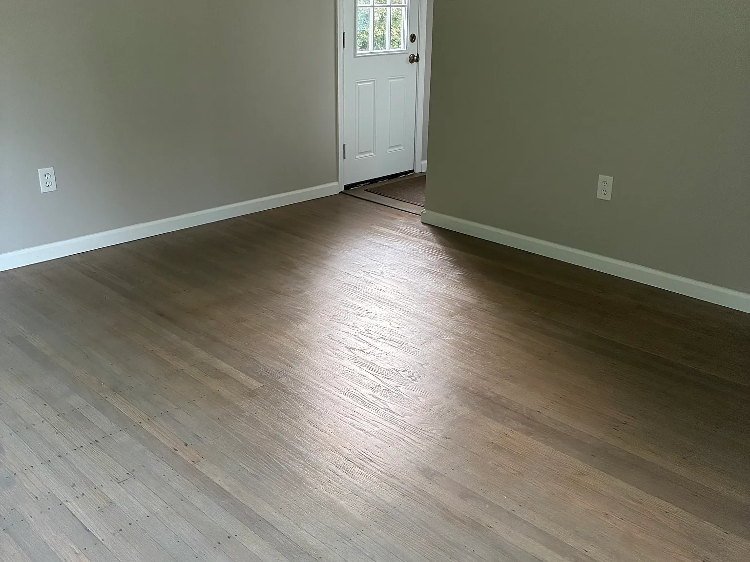 3 bed, 816 sqft, $2,500 — Photo 3