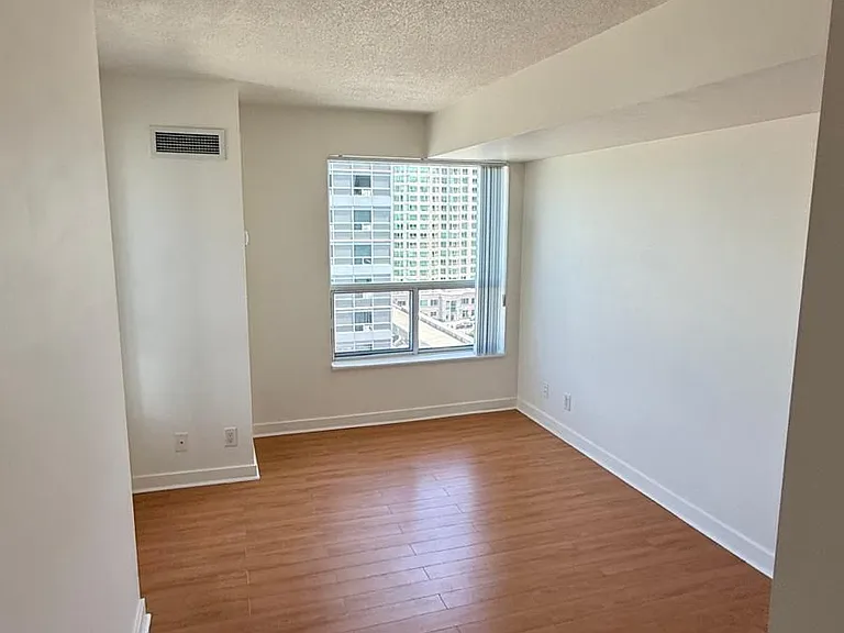 36 Lee Centre Dr #1203 — Photo 7