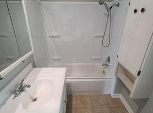 129 N Maple St APT 1, Flushing, MI 48433