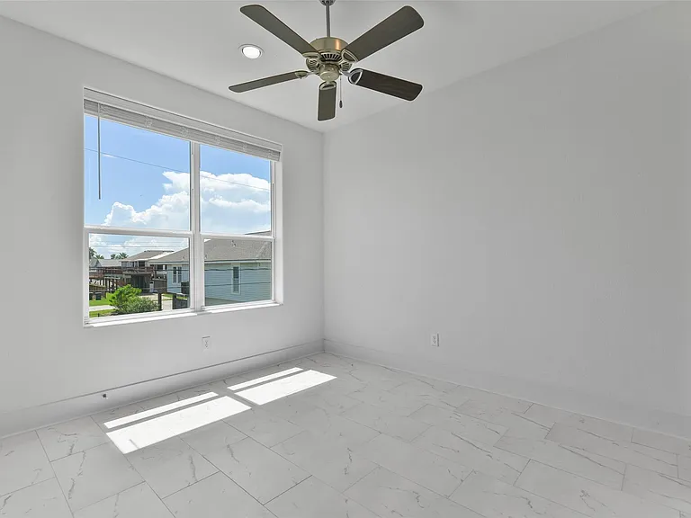 4006 Fort Bend Dr — Photo 30