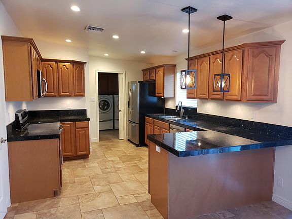 5th image of 830 E El Caminito Dr