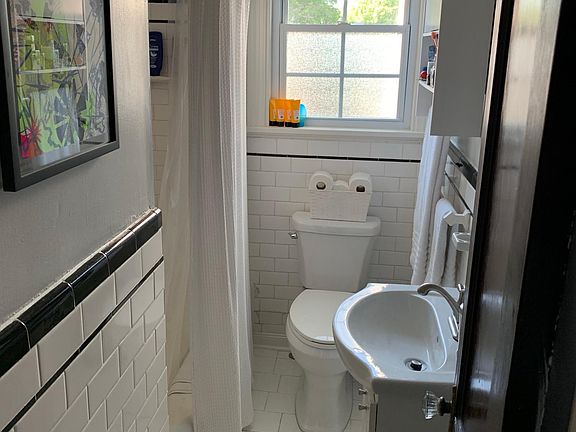 5th image of 3202 Grant St