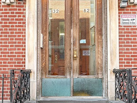 2nd image of 3282 30th St