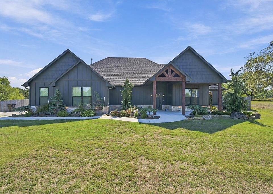 1st image of 42829 Garretts Lake Rd