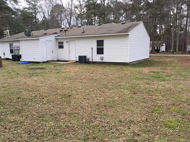 2 bed, 880 sqft, $1,200 — Photo 3
