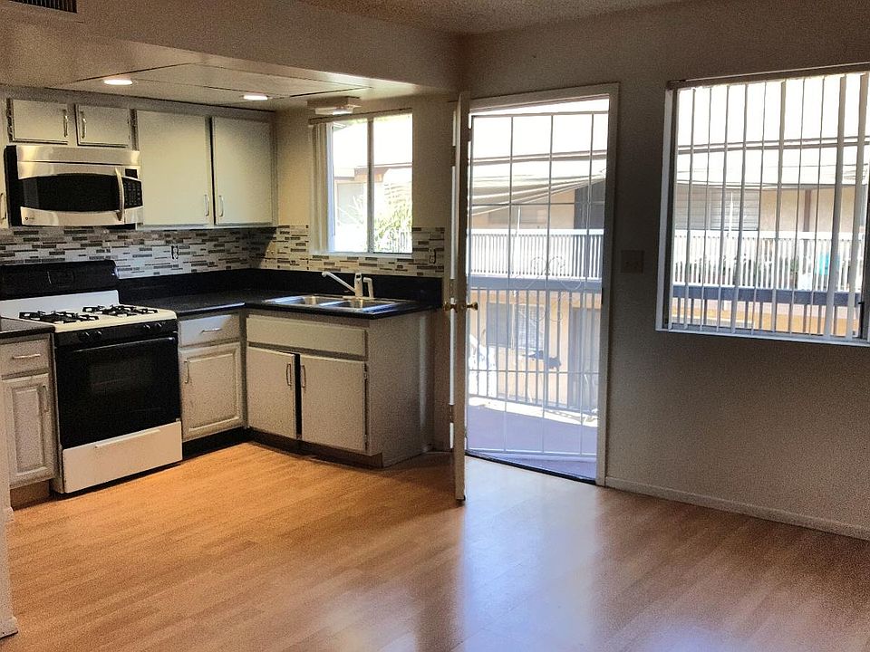 1st image of 330 E Cypress St #200