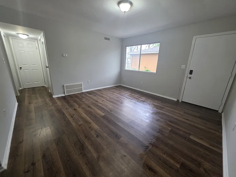 2398 Velma Ave — Photo 6