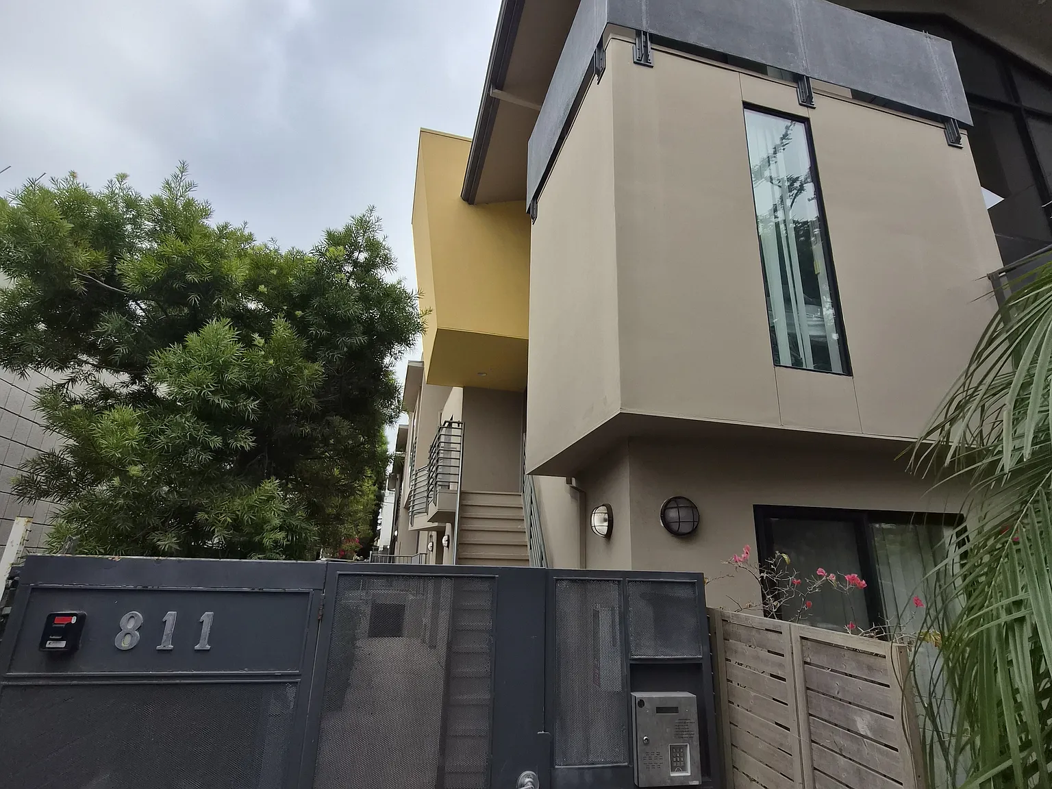 2 bed, 1.5 bath, 1150 sqft, $3,000 — Photo 1