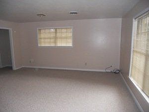 5th image of 113 Margaretta Dr