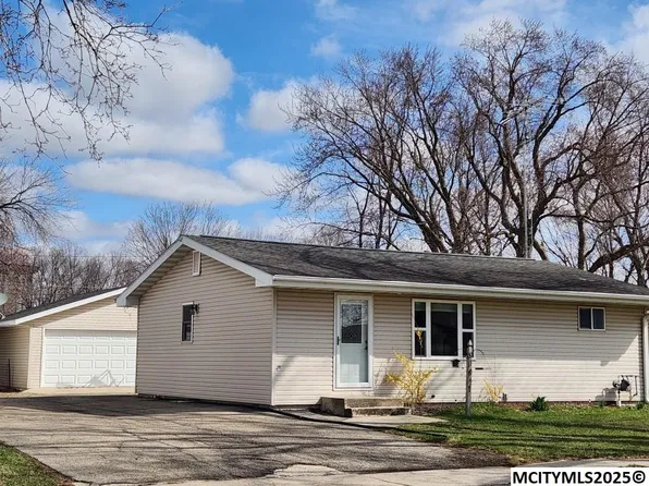 914 15th St SE, Mason City, IA 50401