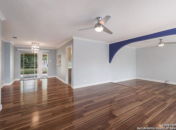 5th image of 301 Ann Dr