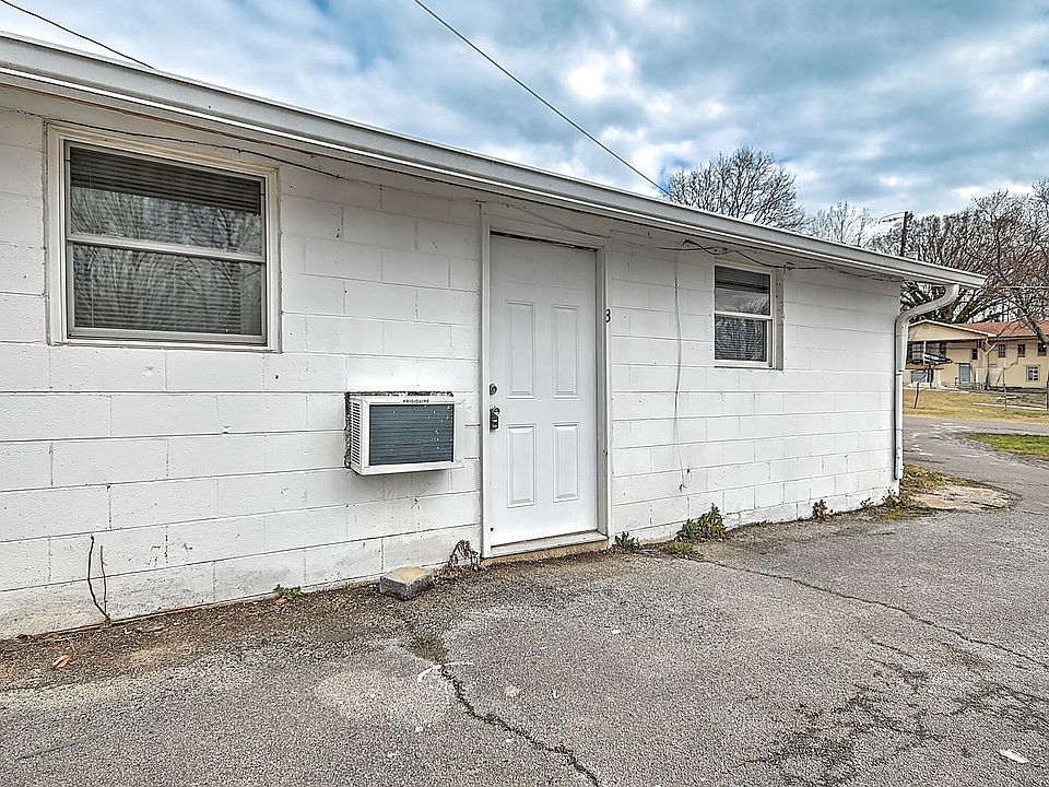 1st image of 812 Sherwood Dr APT 3