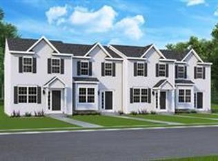 225 Holstein Dr, Hanover, PA 17331