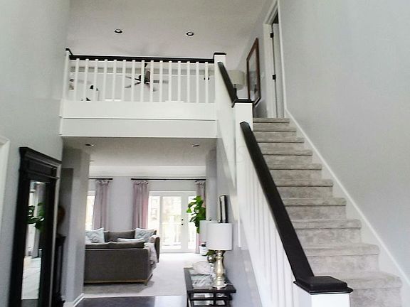 5th image of 446 Valleyview Ct