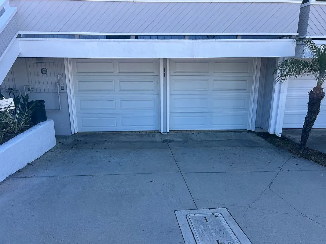 3 bed, 2.5 bath, 1647 sqft, $5,200 — Photo 2