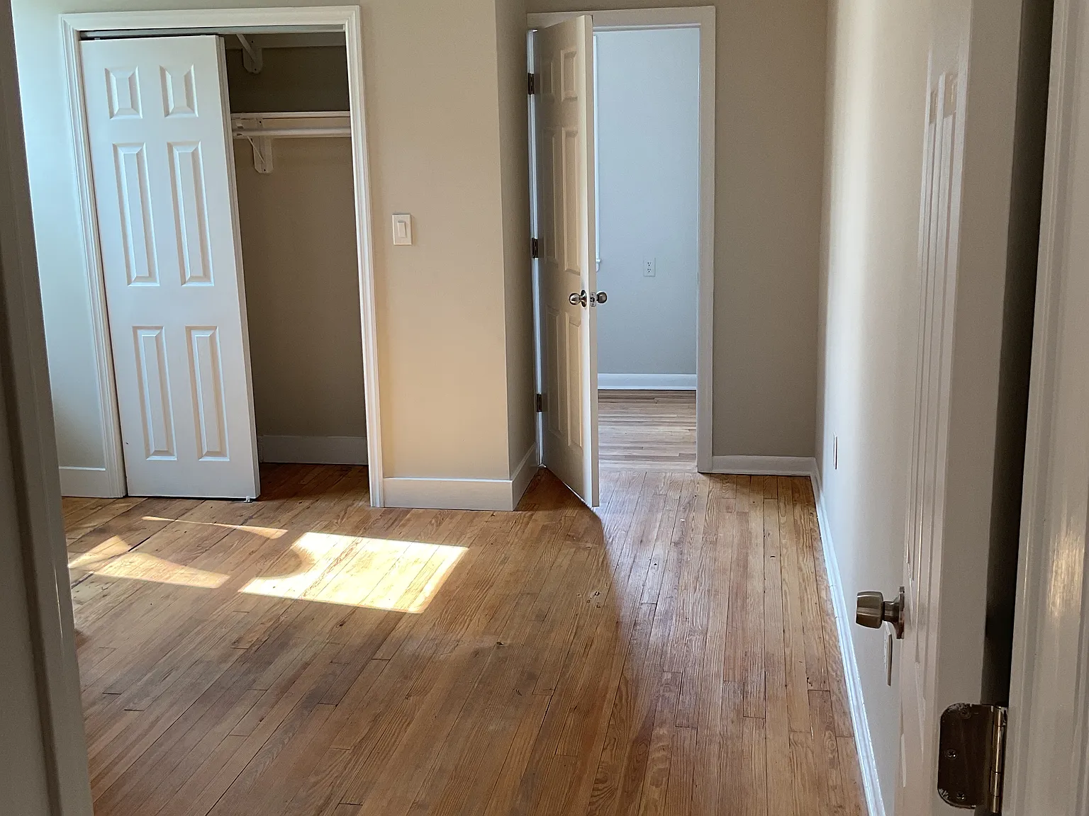 2 bed, 1025 sqft, $2,000 — Photo 4