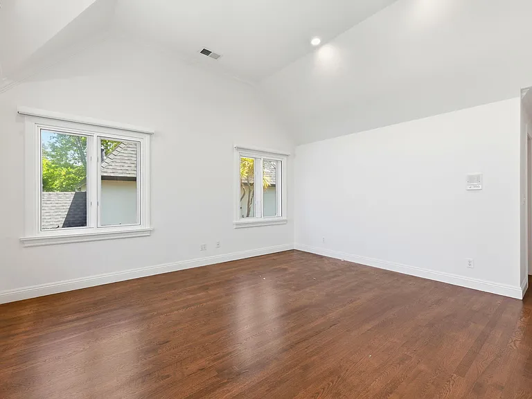1506 Vancouver Ave — Photo 22