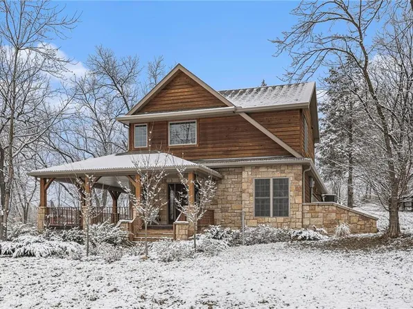 20882 Evans Rd, Tonganoxie, KS 66086