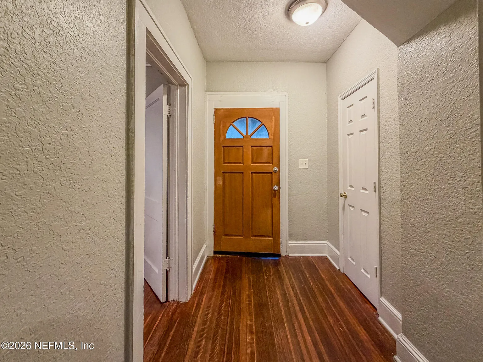 2 bed, 1.0 bath, 1200 sqft, $1,425 — Photo 3