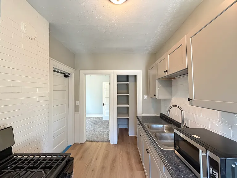 80 Dewitt St #2 — Photo 4