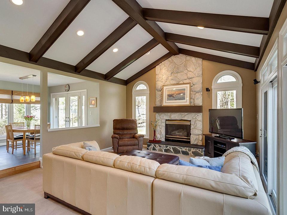 2nd image of 8942 Cross Chase Cir