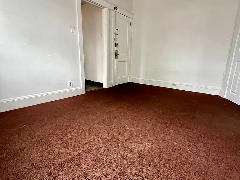 Clifton Ave 1001 — Photo 3