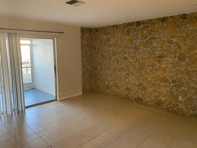 5105 Atlantic Ct #2 — Photo 4