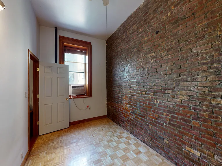 325 W 88th St #8 — Photo 11
