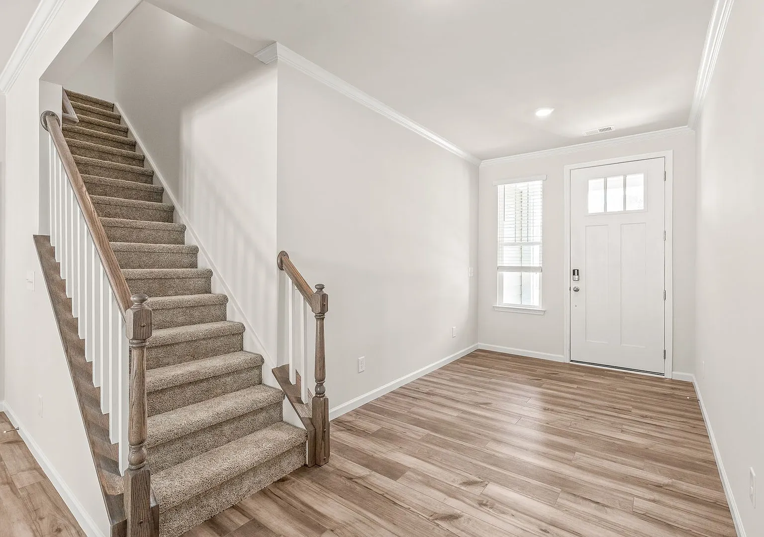 (Coming Soon) 3 bedroom Townhome at the Vineyards! — Photo 4