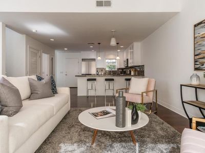 5050 Cahuenga Blvd, North Hollywood, CA, 91601