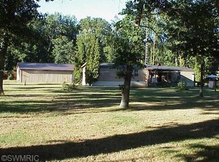 53756 Dobrowolski Ln, Three Rivers, MI 49093