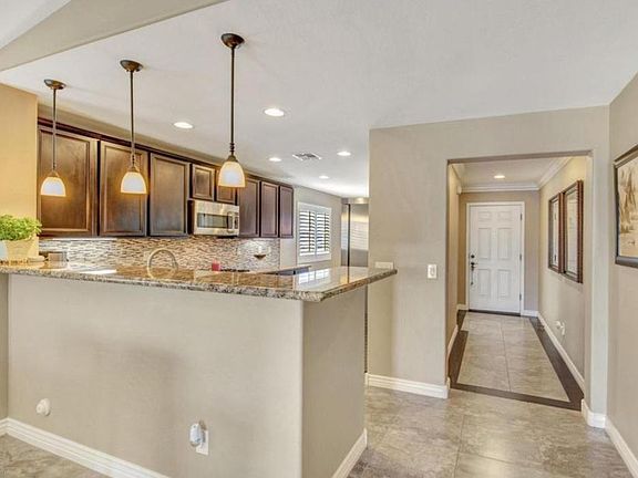 4th image of 2050 E Saddlebrook Ct