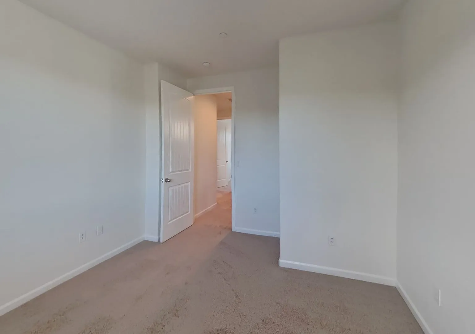Green Valley 4-Bedroom House Available Now — Photo 4
